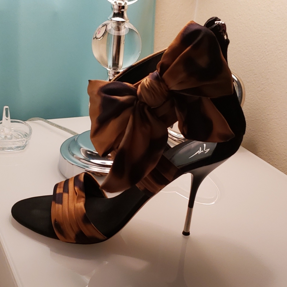 Giuseppe Zanotti beautiful  bowed leopard heels